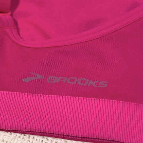 New Pink Brooks Sports Running/Exercise Bra! - Picture 4 of 9
